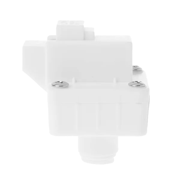 A quick-connect low-pressure switch for a water purifier